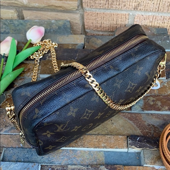 Louis Vuitton Black and Gold Crossbody Bag - Picture 3 of 11